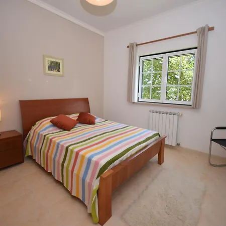 In Casais De Santa Helena