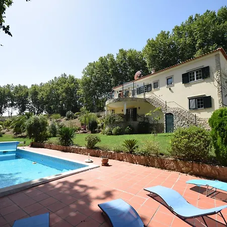 In Casais De Santa Helena * Carreiros